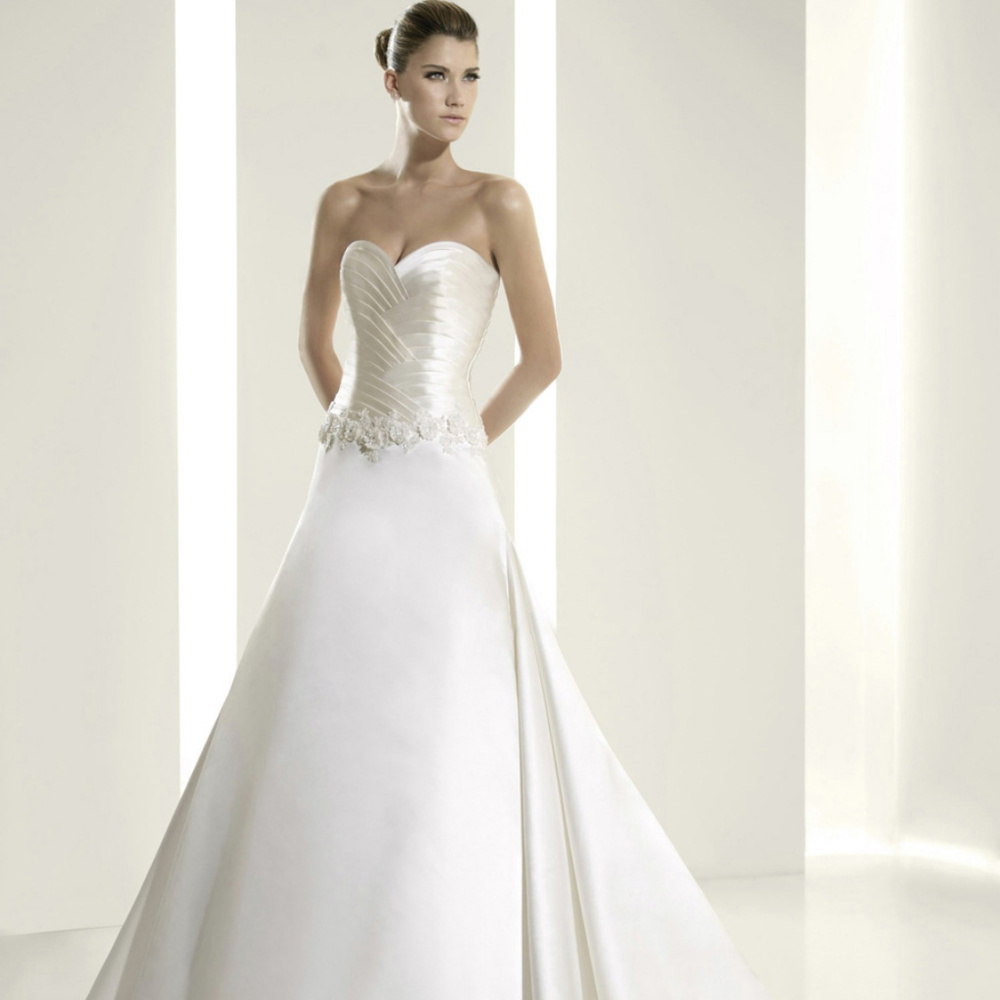 White One by Pronovias Wedding Dress 6222